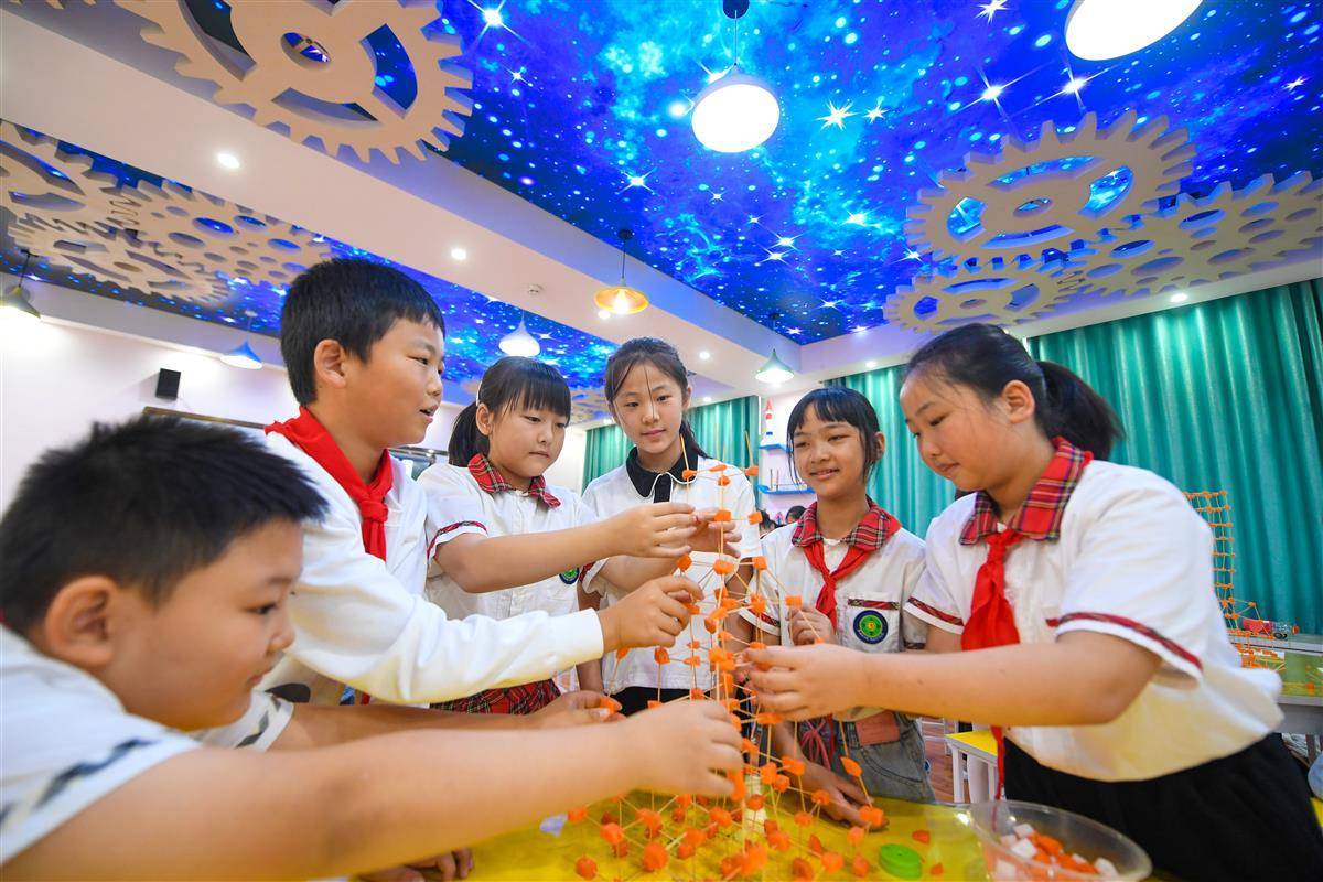 辉皇娱乐
